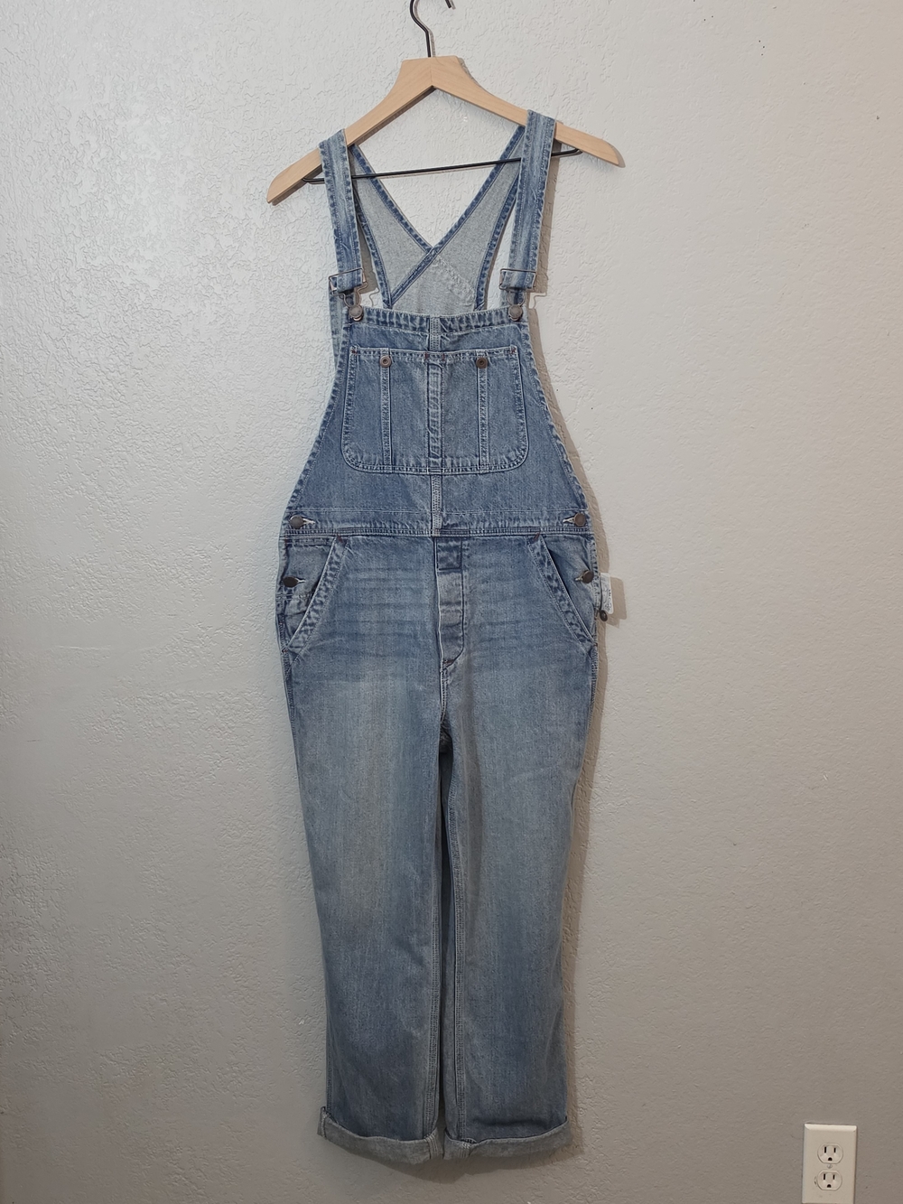 We The Free Boyfriend Overall Light Wash Denim Relaxed Fit Womens 27